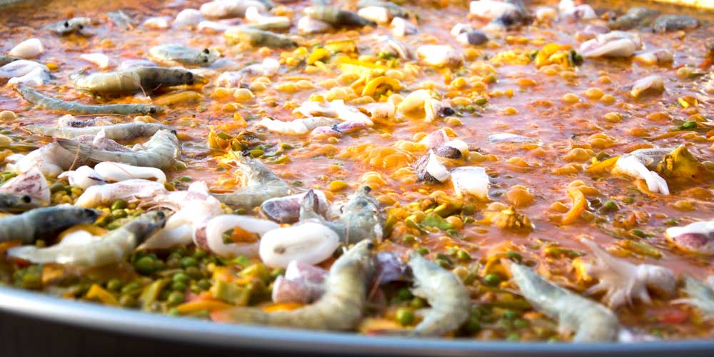 Paella mista española